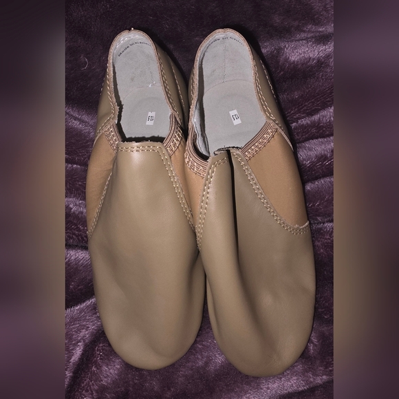 Beige Dance Shoes Size 13.5 With Tan Dance Tights Size 6-8 Years - Picture 4 of 6